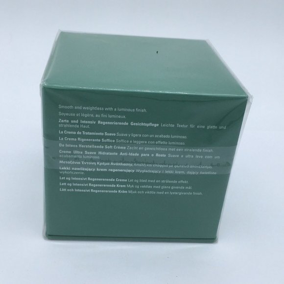 La Mer - Moisturizing Soft Cream - Picture 2 of 2